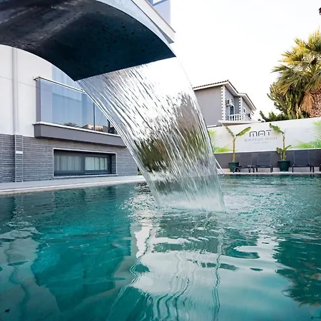 Mat Boutique Hotel *